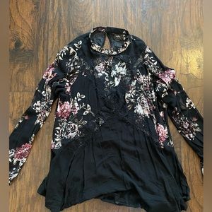 Daytrip black lace cut out tunic top